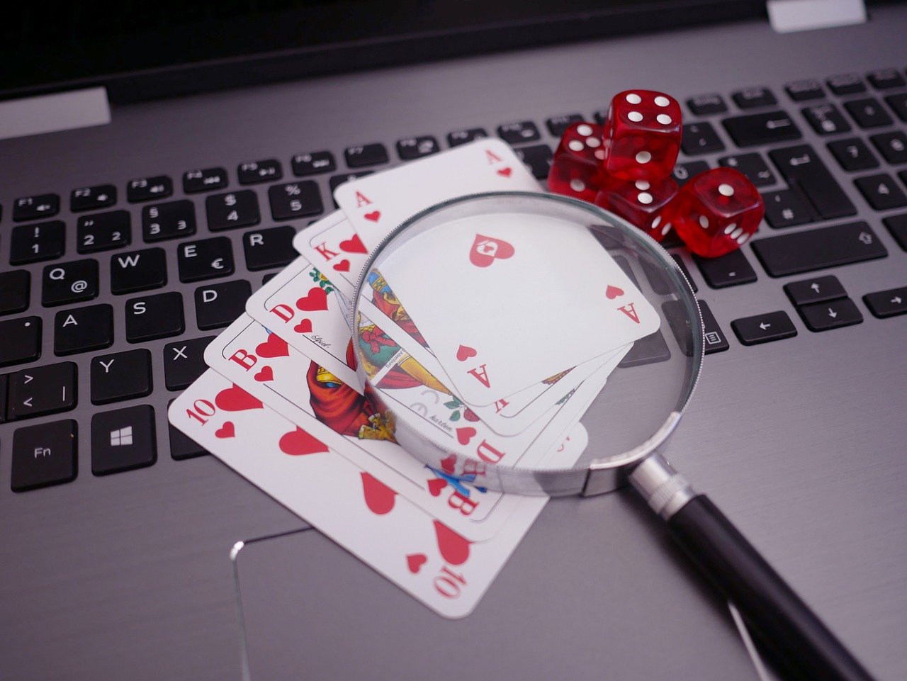 card laptop dice