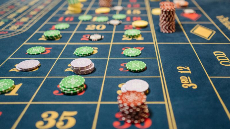 Key Benefits of Playing Table Games Over Slot Machines