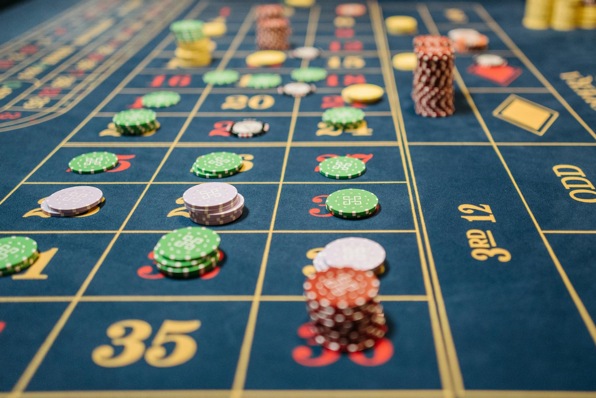 Key Benefits of Playing Table Games Over Slot Machines