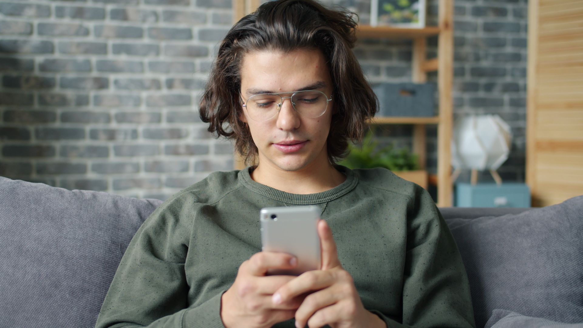 Mobile Casino Gaming: What Players Should Know About Playing on Android Devices
